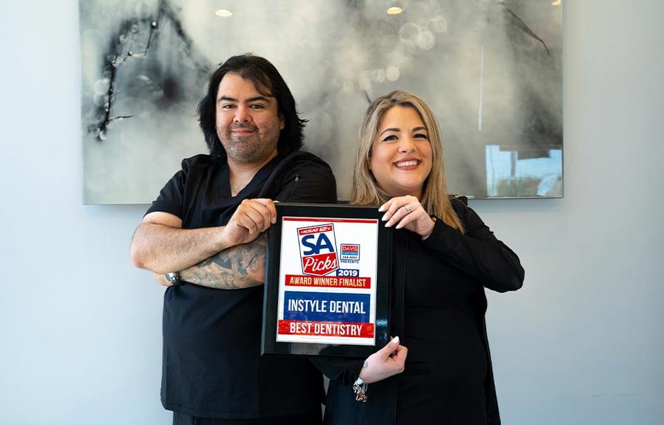 InStyle Dental - Doctors holding award