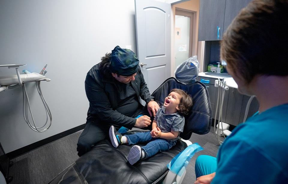 InStyle Dental - Doctor providing Pediatric services to kid